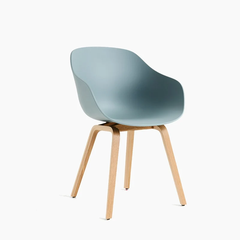 About A Chair AAC 222 — Lacquered Oak