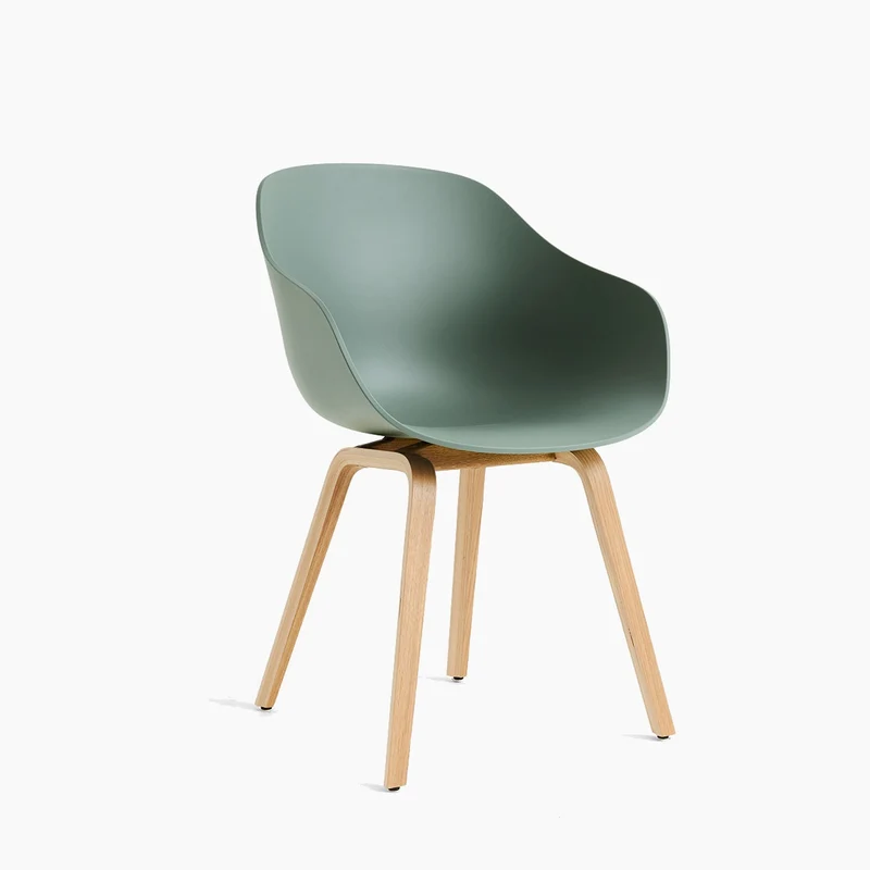 About A Chair AAC 222 — Lacquered Oak