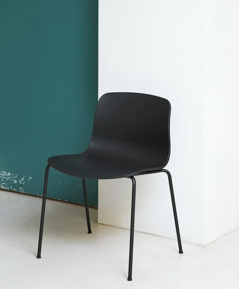 About A Chair AAC 16 — White Steel 4-Leg