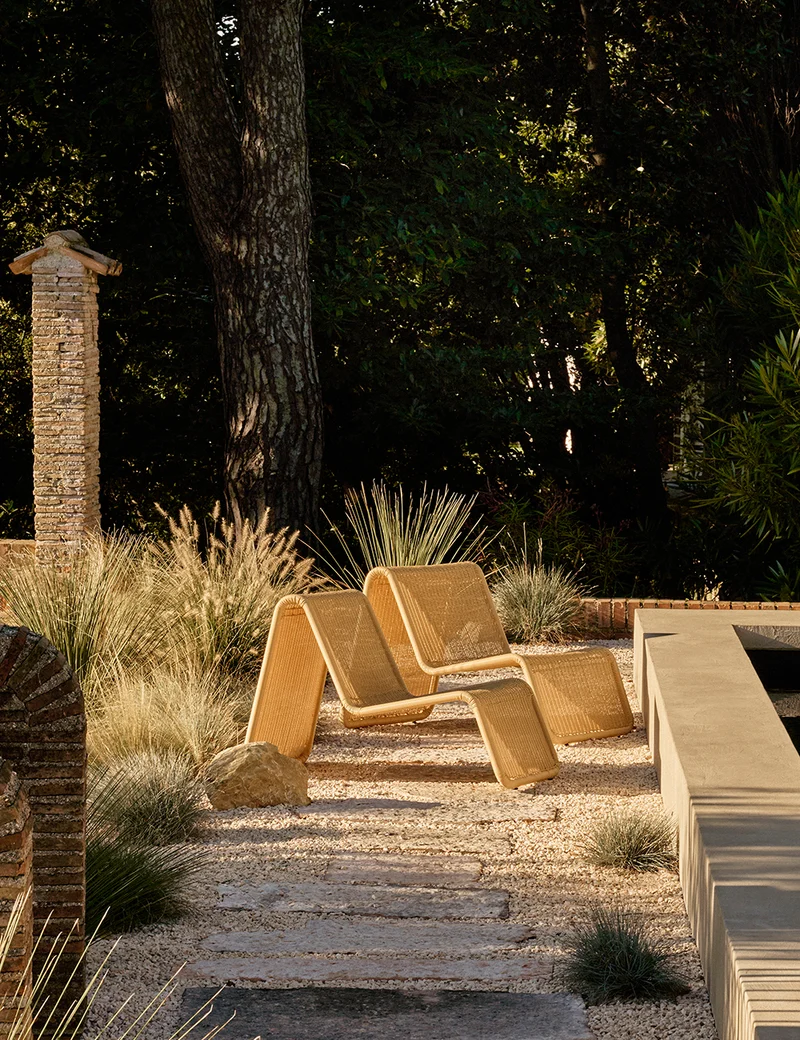 P3 Outdoor Lounge Chair