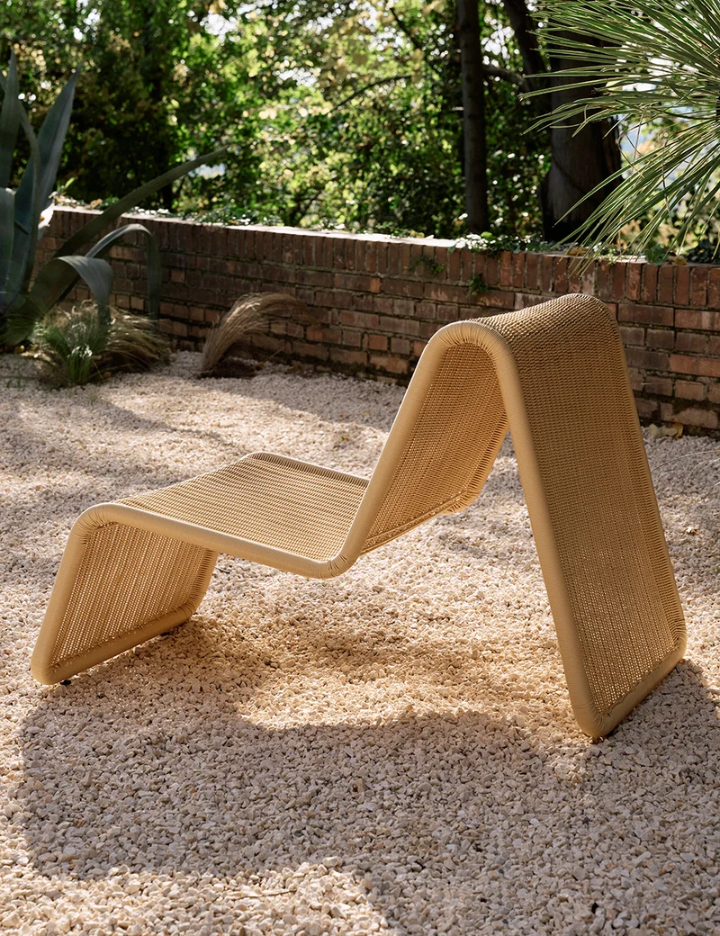 P3 Outdoor Lounge Chair