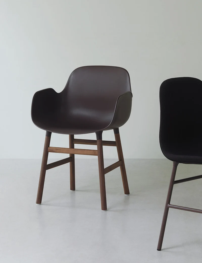 Silla brazos Form madera