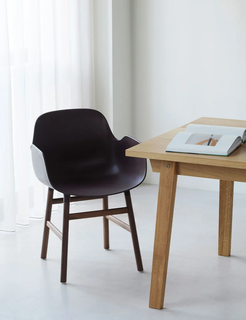 Silla brazos Form madera