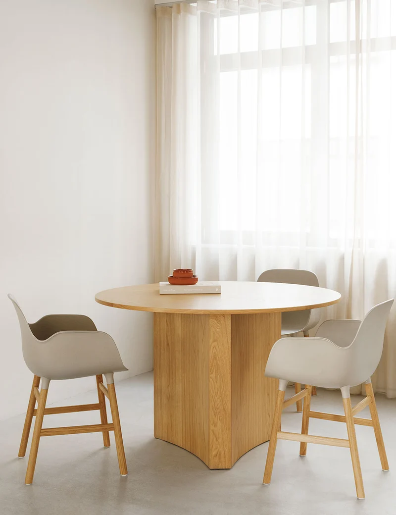 Silla brazos Form madera