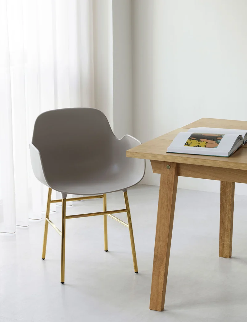 Silla brazos Form metal