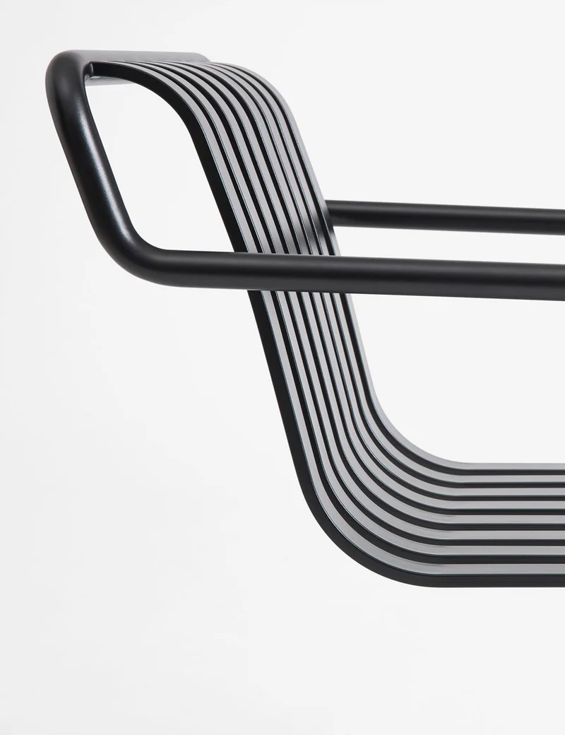 Palissade Cantilever lounge chair low