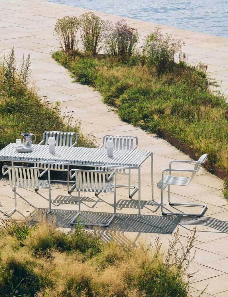 Palissade Cantilever dining armchair