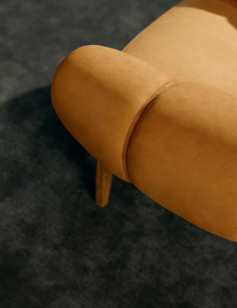 croissant lounge chair