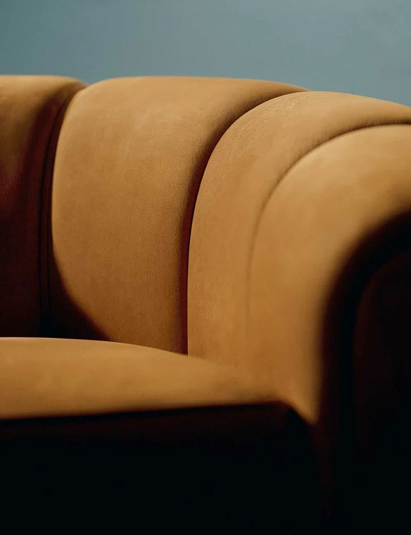 croissant lounge chair