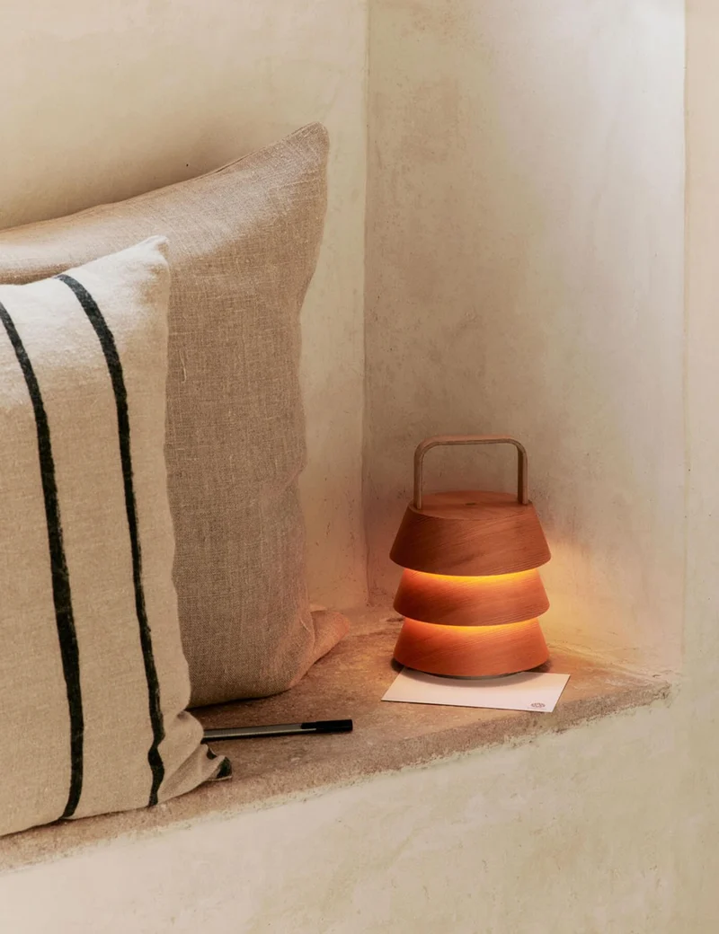 luver portable lamp