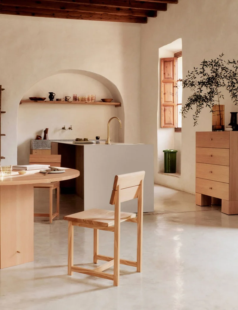 aukko dining table