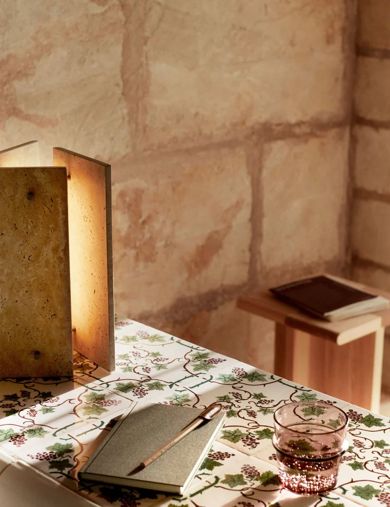oeste table lamp