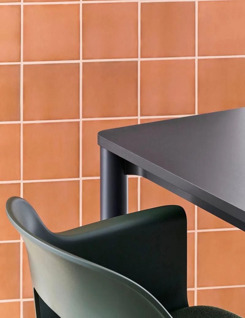 layout armchair 213 black
