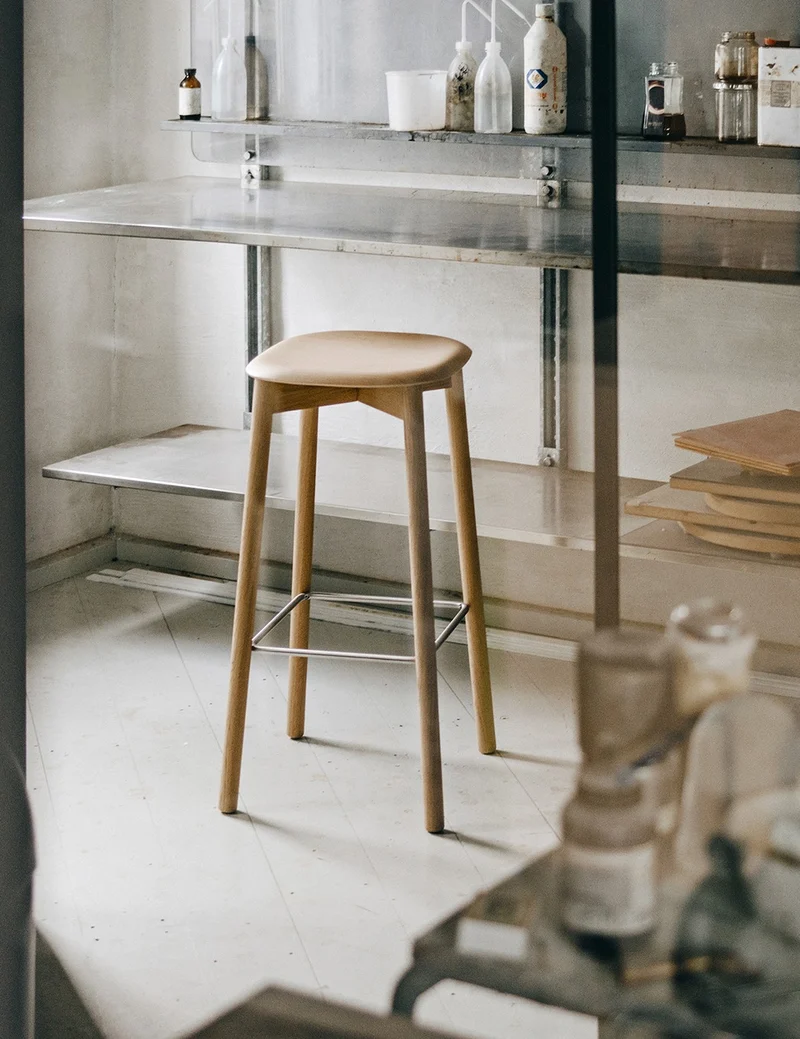 soft edge 82 counter stool