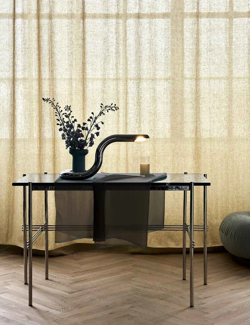aspide table lamp