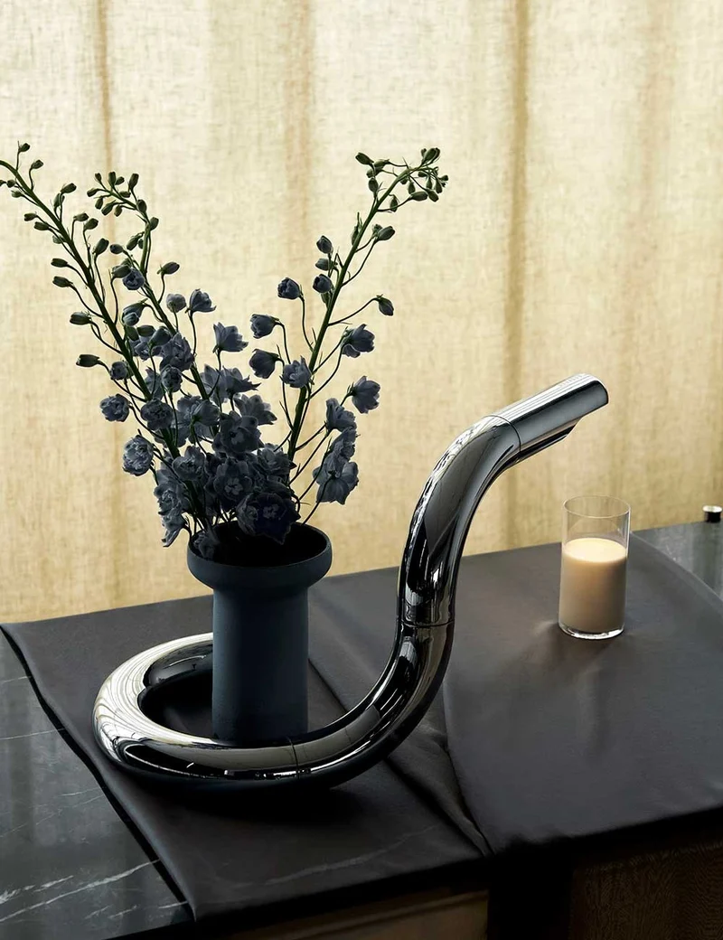 aspide table lamp