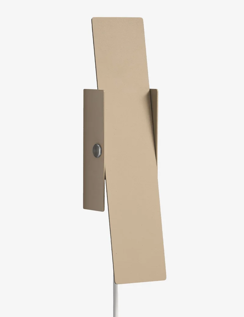 pivoting wall lamp