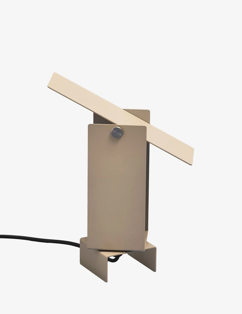 pivoting table lamp