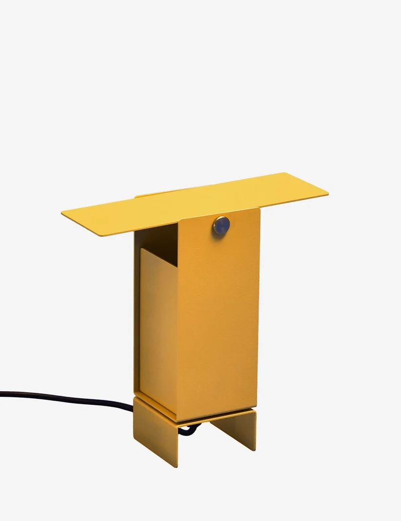 pivoting table lamp