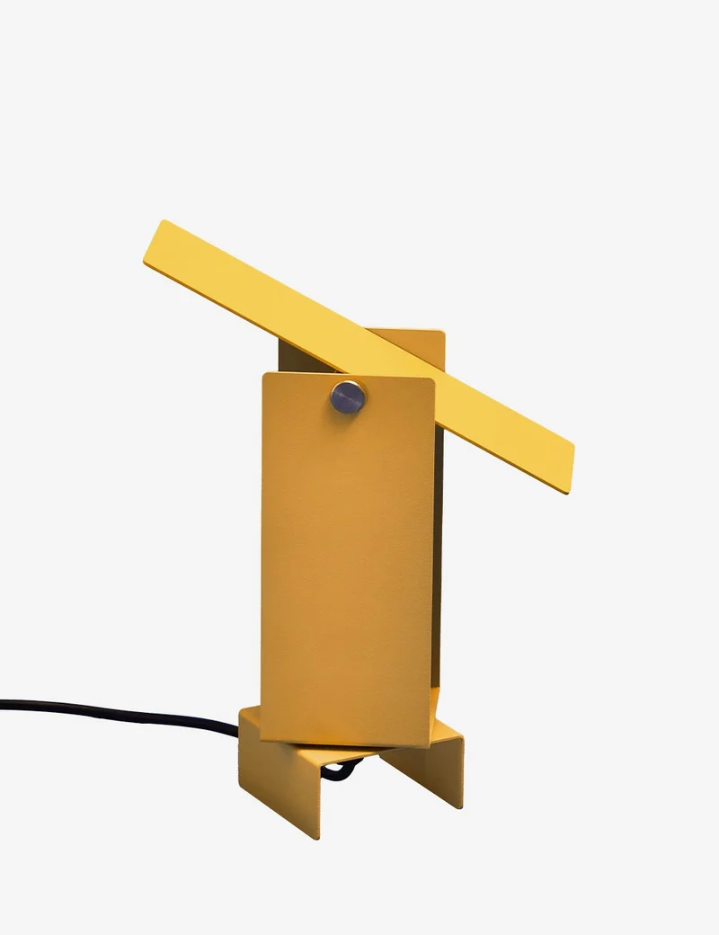 pivoting table lamp