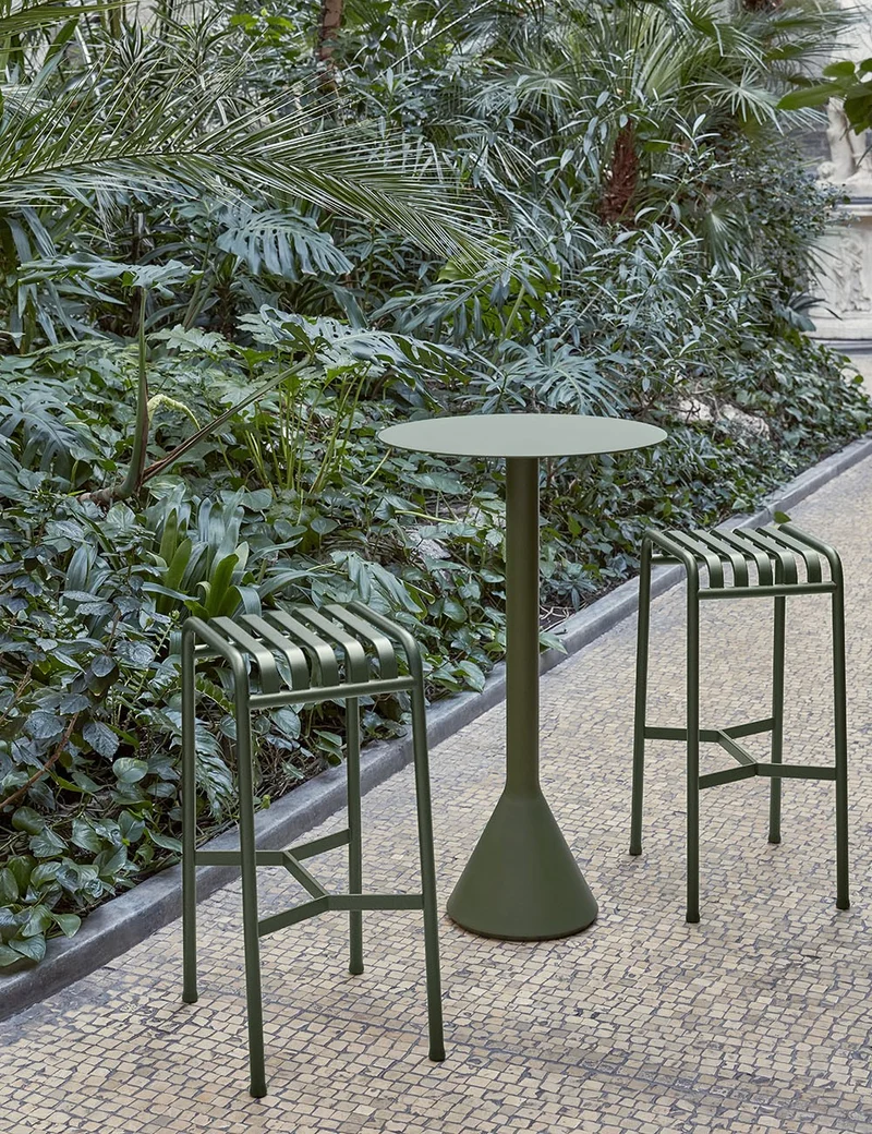 Palissade bar stool