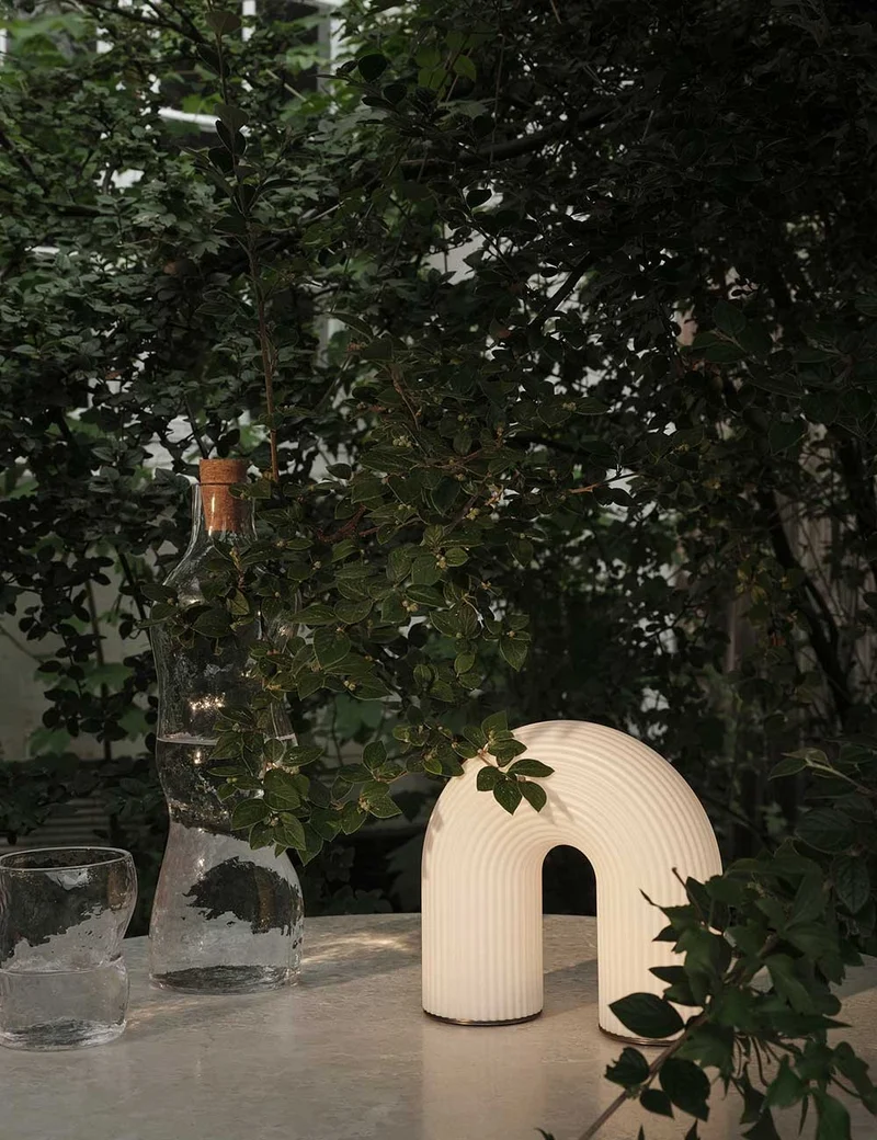 vuelta portable lamp