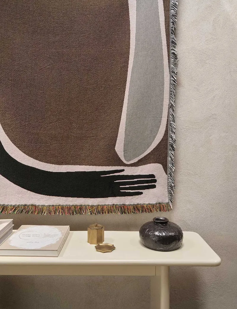 pose tapestry blanket