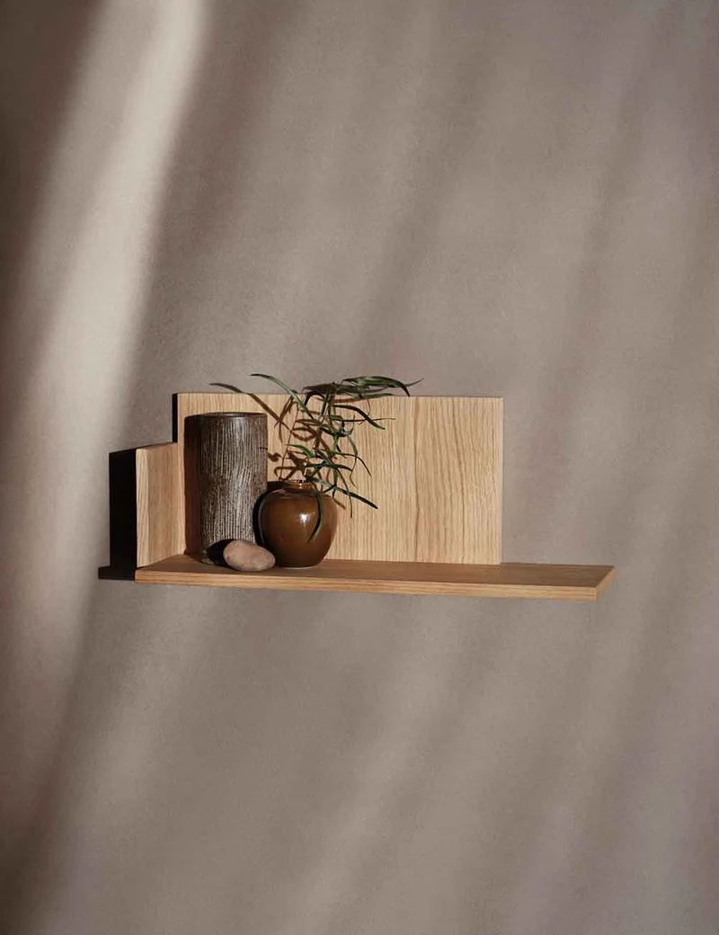 stagger shelf low