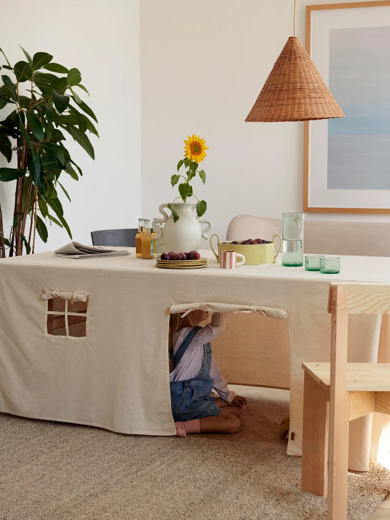 settle table cloth house