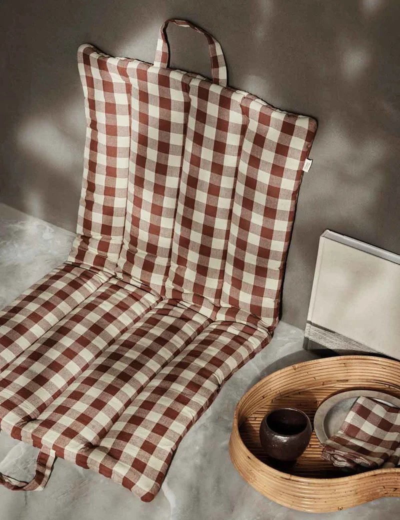 bothy check folding mat