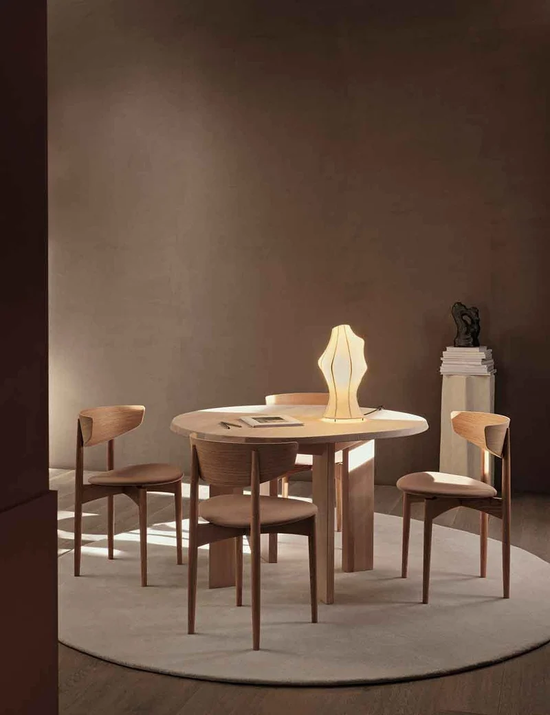 dae table lamp
