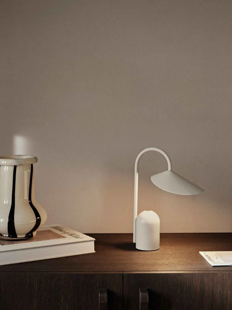 arum portable lamp