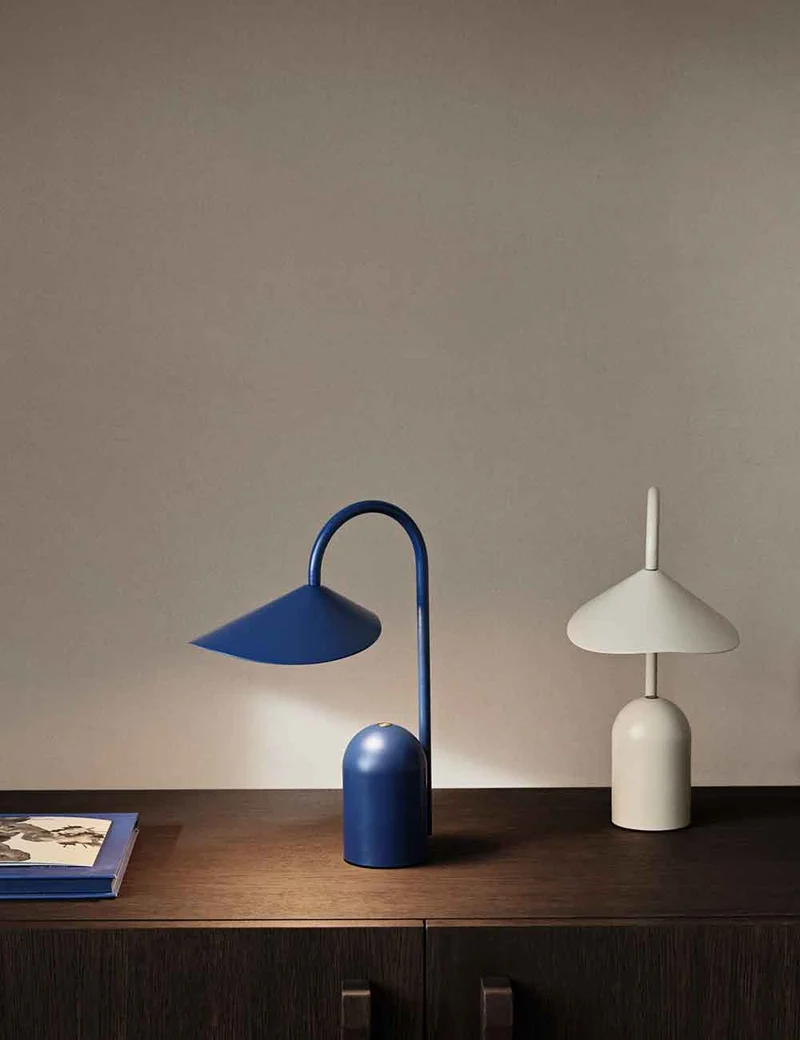 arum portable lamp