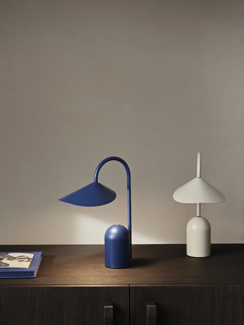arum portable lamp