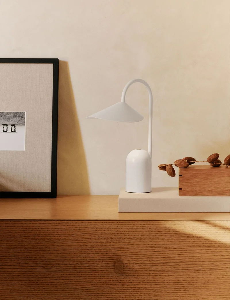 arum portable lamp