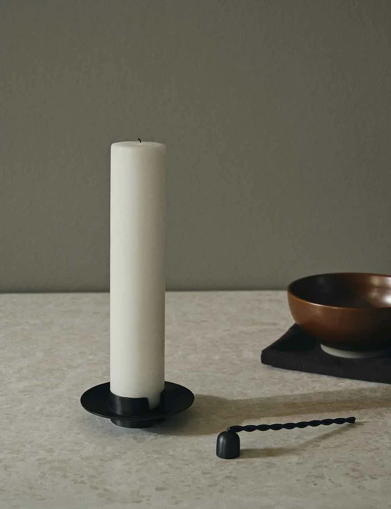 twist candle snuffer