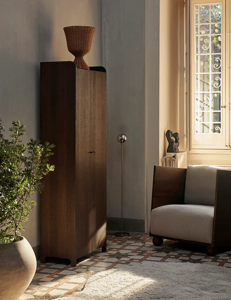 sill cupboard high