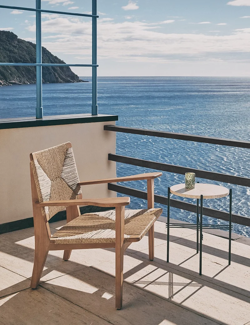 f-chair outdoor