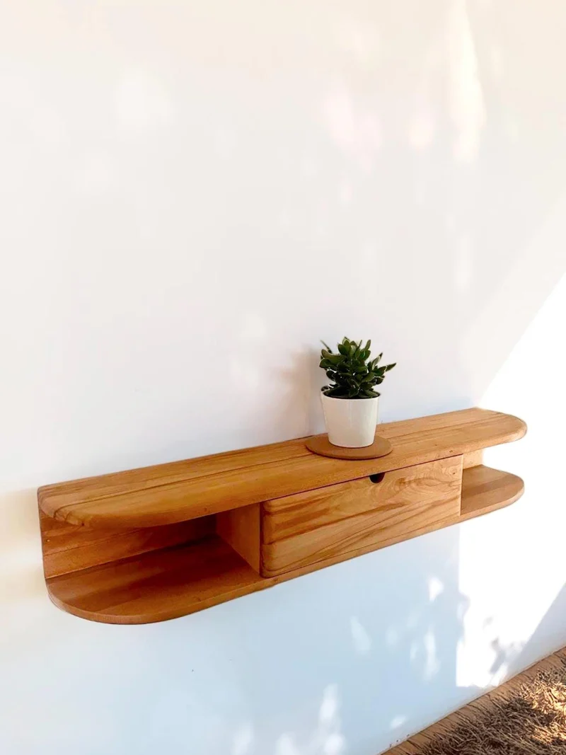 Console d'entrée flottante et ses rangements pratiques en hêtre massif recyclé