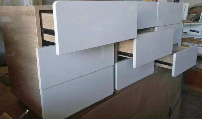Table de chevet MIRAGE en bois avec 3 Tiroir - 45x40x57 cm