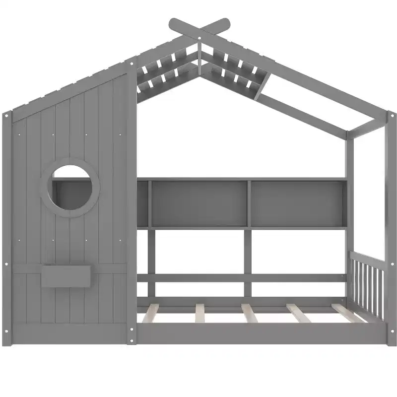 Lit cabane au sol avec étagères de rangement intégrées et toit en lattes