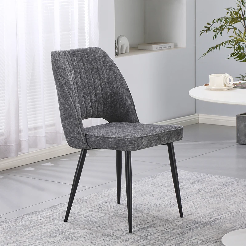 Set 4 sedie con schienale trapuntato a righe verticali e gambe in metallo nero colore grigio Naila