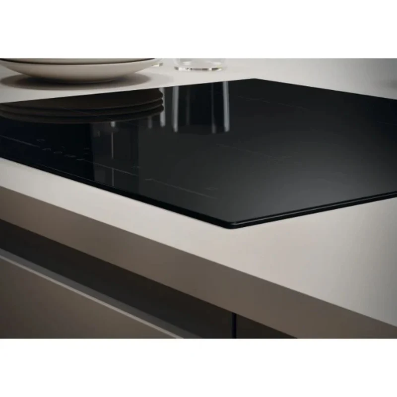 Piano cottura a induzione 4 zone colore nero Candy CIS64MCTTWIFI
