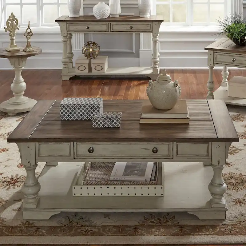 Table basse Morgan Creek blanc antique, avec accents tabac brossé.