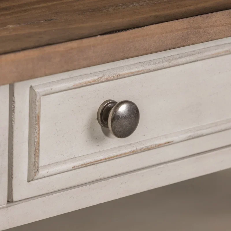 Table basse Morgan Creek blanc antique, avec accents tabac brossé.