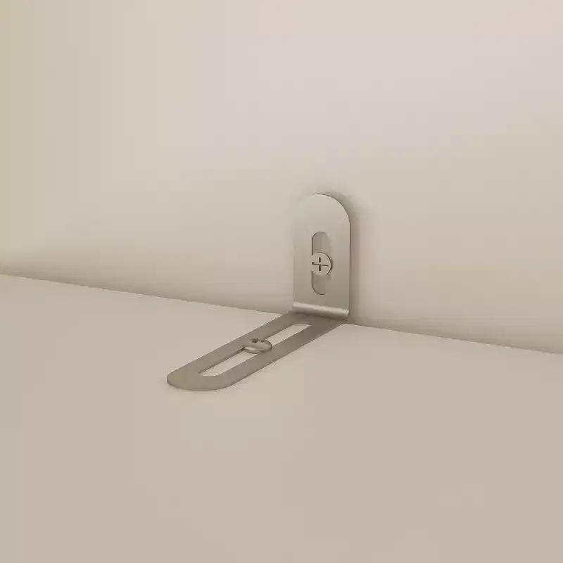 Penderie modulaire de luxe blanche Famapy avec ferrures dorées : portes à panneaux + conception à portes mixtes – Dressing élégant sur mesure pour chambres à coucher