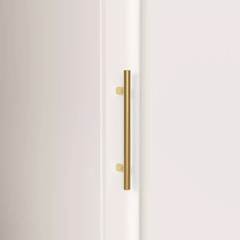 Penderie modulaire de luxe blanche Famapy avec ferrures dorées : portes à panneaux + conception à portes mixtes – Dressing élégant sur mesure pour chambres à coucher