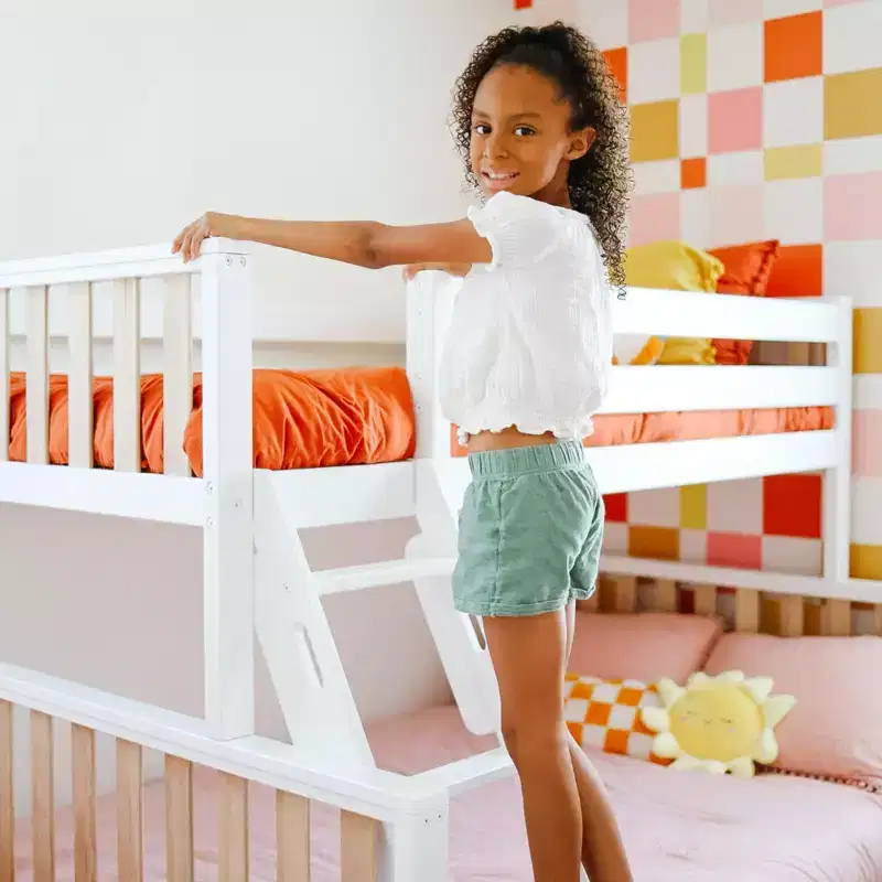 Lit superposé Max & Lily une place au-dessus d'un lit double avec lit gigogne, lits superposés pour enfants en bois massif de style scandinave