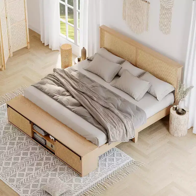 Cadre de lit en rotin naturel style bohème-ferme, rangement avec porte de grange coulissante et tête de lit lumineuse à LED, pieds de support en bois massif.