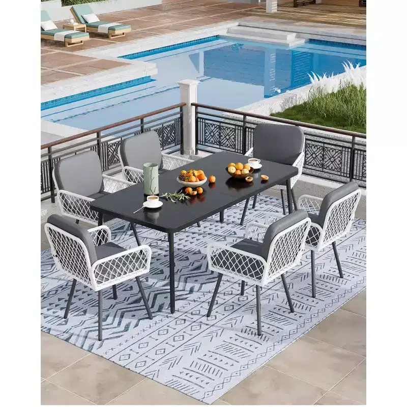 Ensemble de salle à manger d'extérieur 7 pièces avec coussins gris, table en verre trempé et chaises en rotin PE résistant aux intempéries pour patio, jardin, bord de piscine